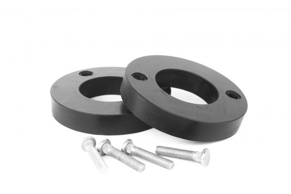 Проставки опор задних стоек Nissan полиуретановые 20мм (2-15-001/20)